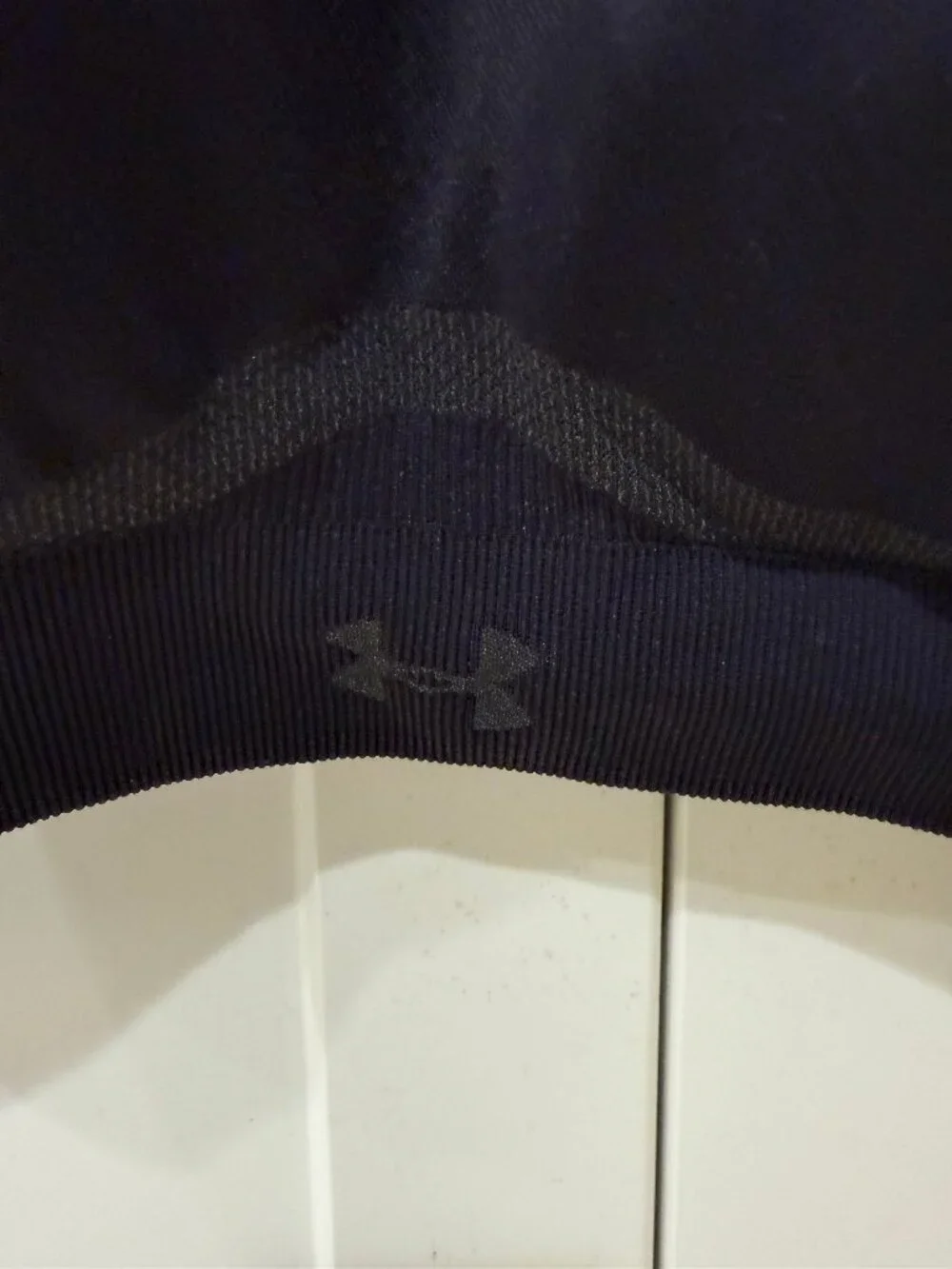 Under Armour Black Compression Sports Bra: Size Medium - Picture 3 of 5